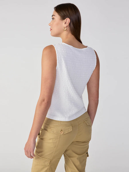 Link Up Tie Tee